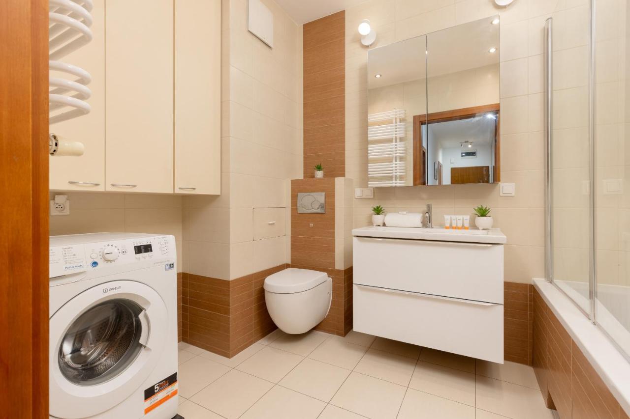 Spacious Zawiszy Wola By Renters Apartment Warsaw